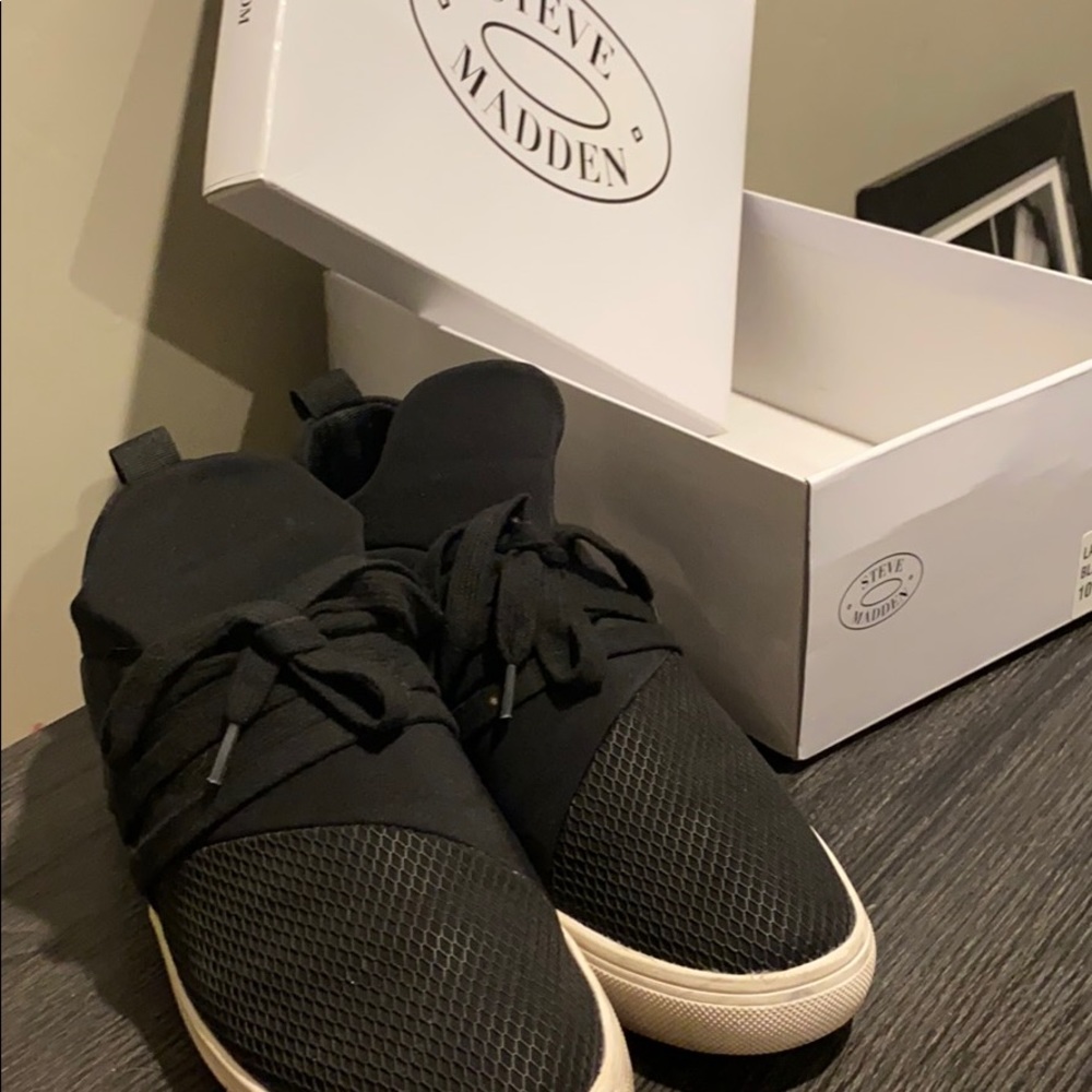 Steve Madden Sneakers